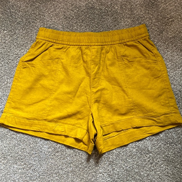 High rise Old Navy shorts - Picture 1 of 4